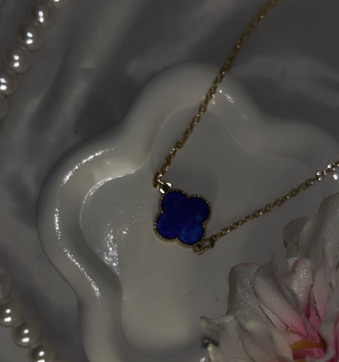 Clover leaf Necklace